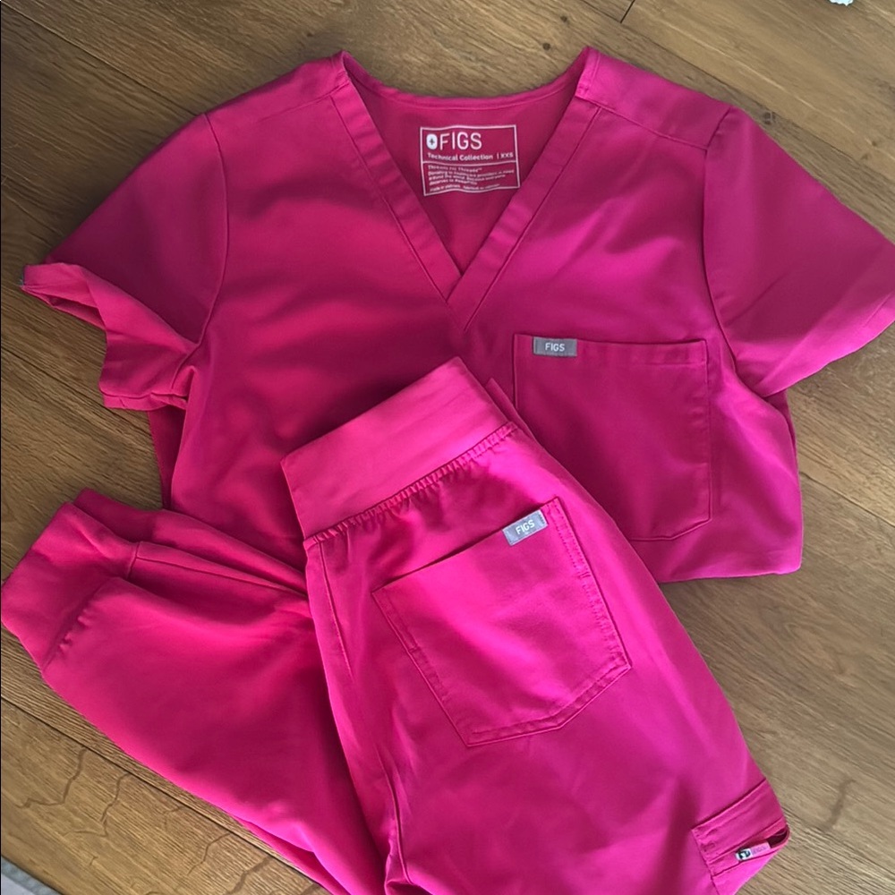 Figs Pink Scrub Set